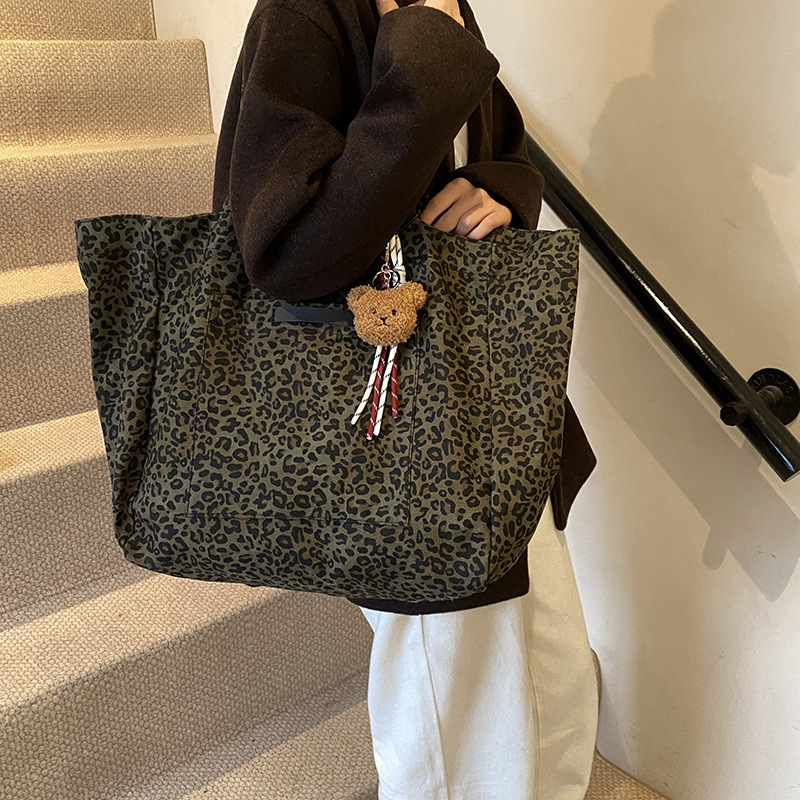 New Korean retro large-capacity leopard print canvas bag for autumn and winter 2024, a laid-back style single-shoulder bag for women's commuting Specification drawing