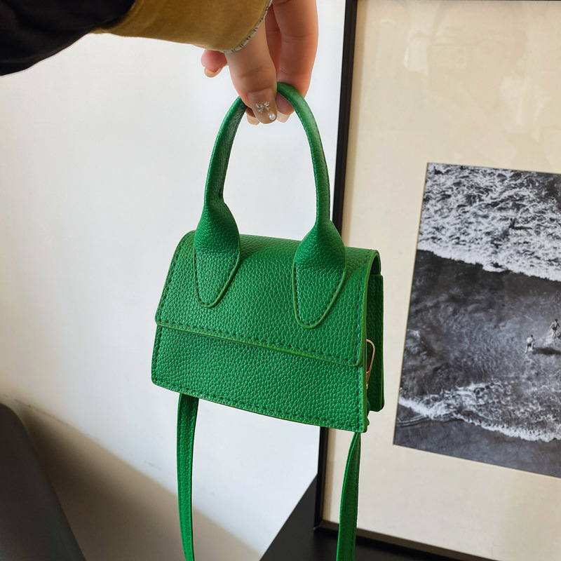High-end small bag for women's summer 2025 new style, popular red envelope, retro crossbody bag, mini chain bag full figure