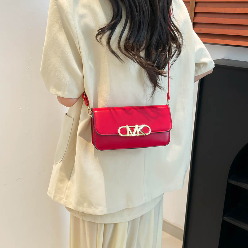 A retro and simple single-shoulder bag from Europe and America for the summer of 2025, a trendy small square underarm bag, a fashionable crossbody bag for women Specification drawing