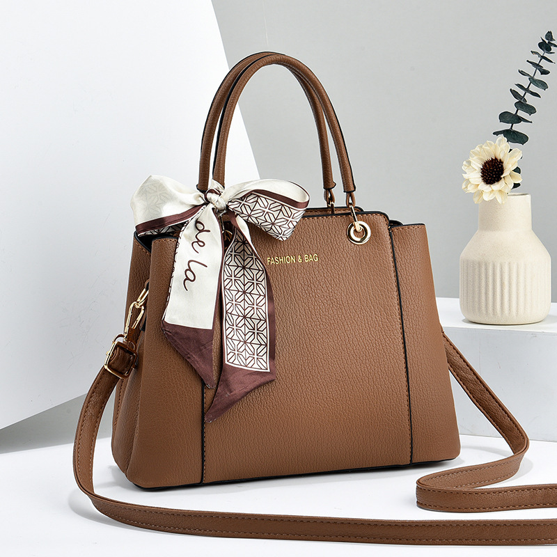 Ladies' 2023 Summer New fashion bestseller Mom bag, single-shoulder crossbody bag, direct mail from the manufacturer for export, versatile and elegant Application Scenario