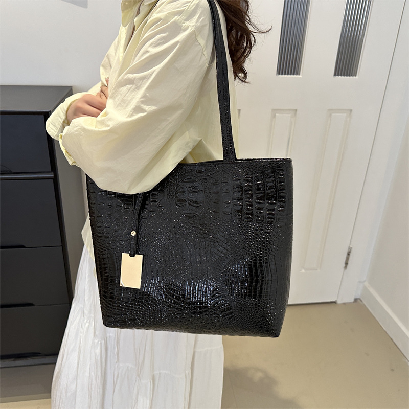 2024 New large-capacity single-shoulder PU handbag, cross-border crocodile pattern women's bag, fashionable European and American commuting bag, tote bag Specification drawing