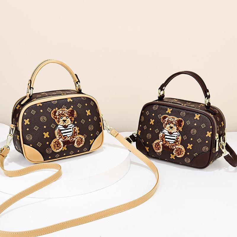 Cute little bear small square bag for girls, fashionable and trendy, single-shoulder crossbody bag for young girls, small bag one-piece consignment Specification drawing