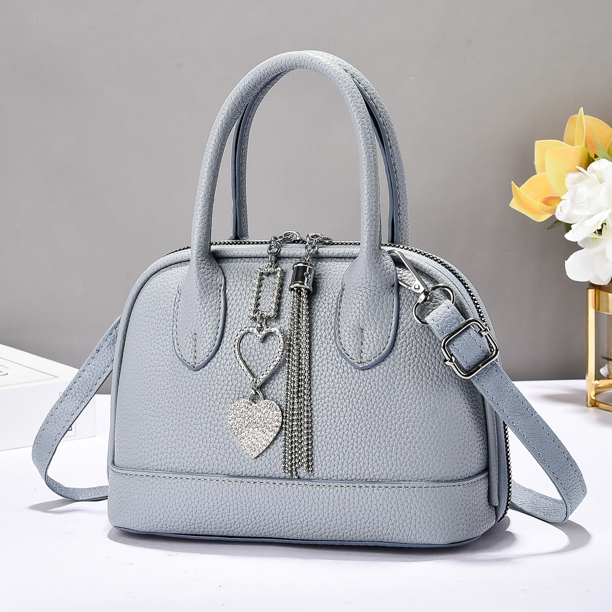 Brand women's bag 2025 new model Boston bag, solid color grainy, single-shoulder crossbody shell bag, fashionable and small for commuting Application Scenario