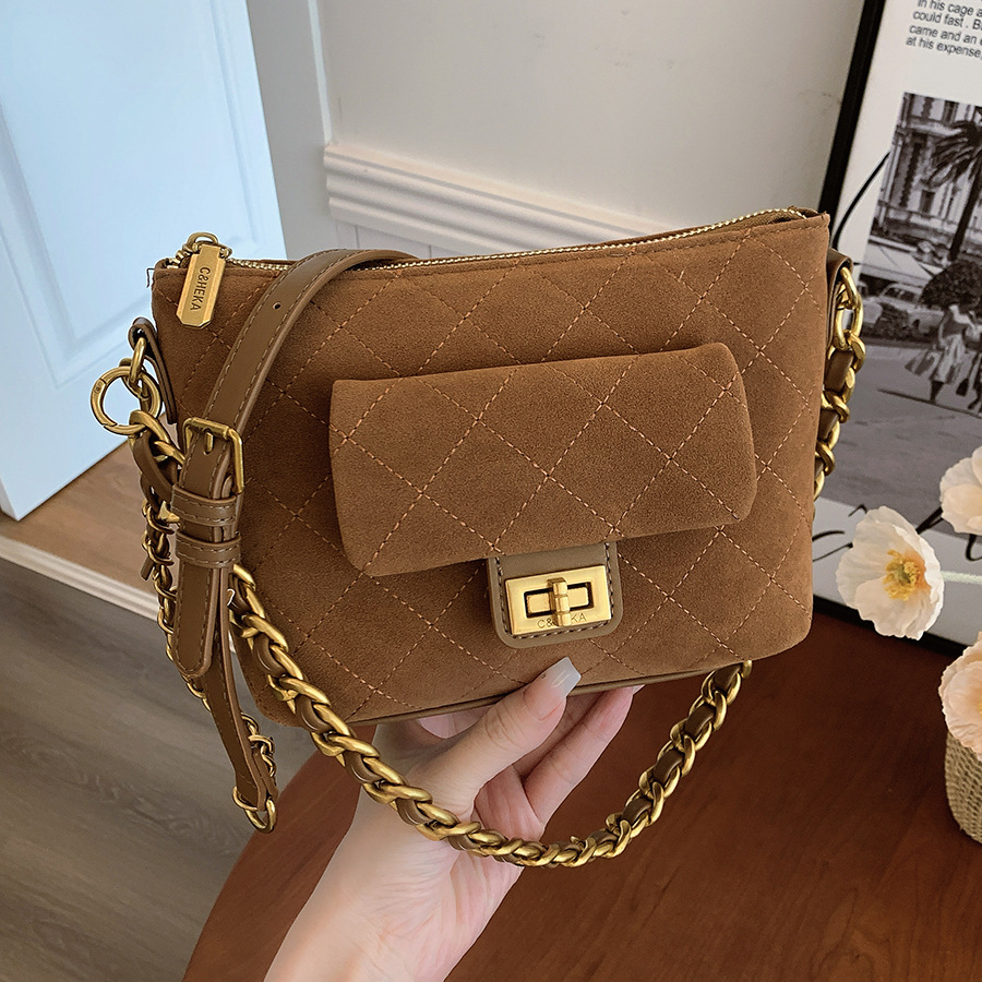 Retro matte tote small bag for women, 2024 new style Chanel-style chain fashion crossbody bag, Korean version niche wandering bag full figure
