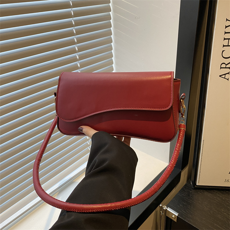 Underarm bag for women 2025 new retro simple solid color high-end small square bag for women, commuting single-shoulder bag full figure