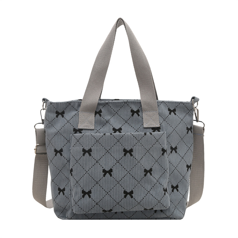 The 2025 summer new simple and fashionable underarm tote bag is a trendy retro commuter single-shoulder bag for women this year Item Picture