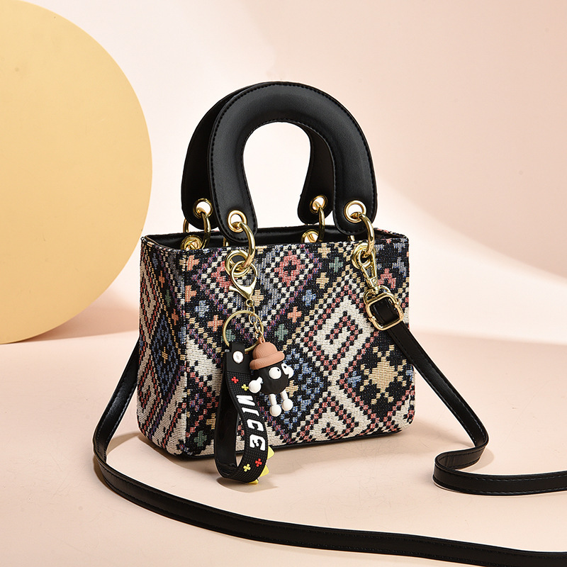 Canvas small bag for women, summer Diana women's bag 2024 new style, fashionable and niche crossbody bag, popular handbag full figure
