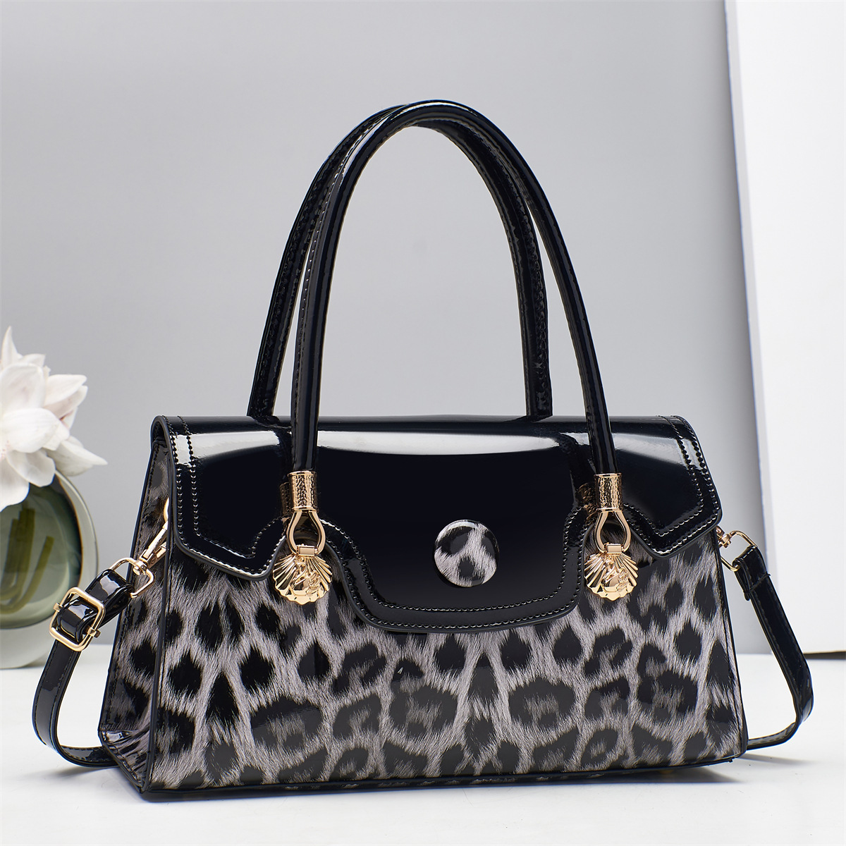 Cross-border foreign trade new design women 's bag fashionable leopard print women' s bag commuting hand pillow bag handbags bag full figure