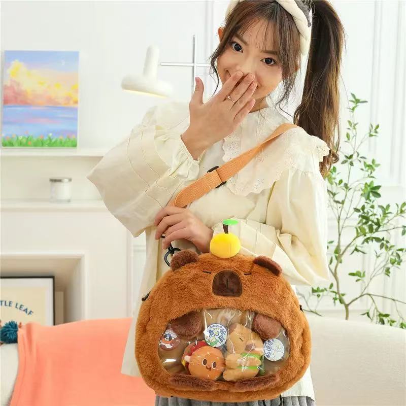 The new Capibara Capybara bag is a cute cartoon plush capybara bag with a girlish heart. It's a double-shoulder crossbody class backpack Specification drawing