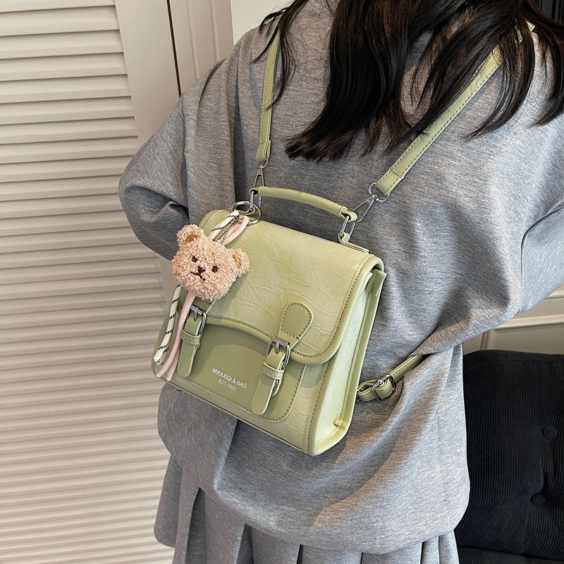 The 2025 new fashionable and stylish stone-patterned trendy handbag is a high-capacity backpack with a high-end feel for women details Picture