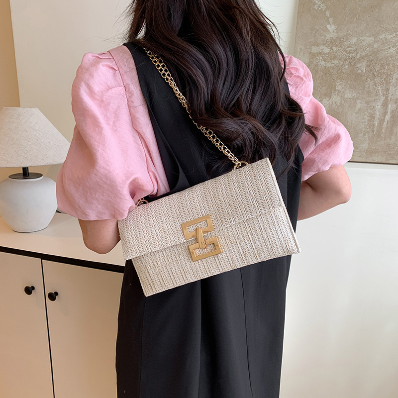 New vacation-style flip-top single-shoulder straw woven bag, casual woven bag, European and American style women's bag, lockable multi-layer chain bag details Picture
