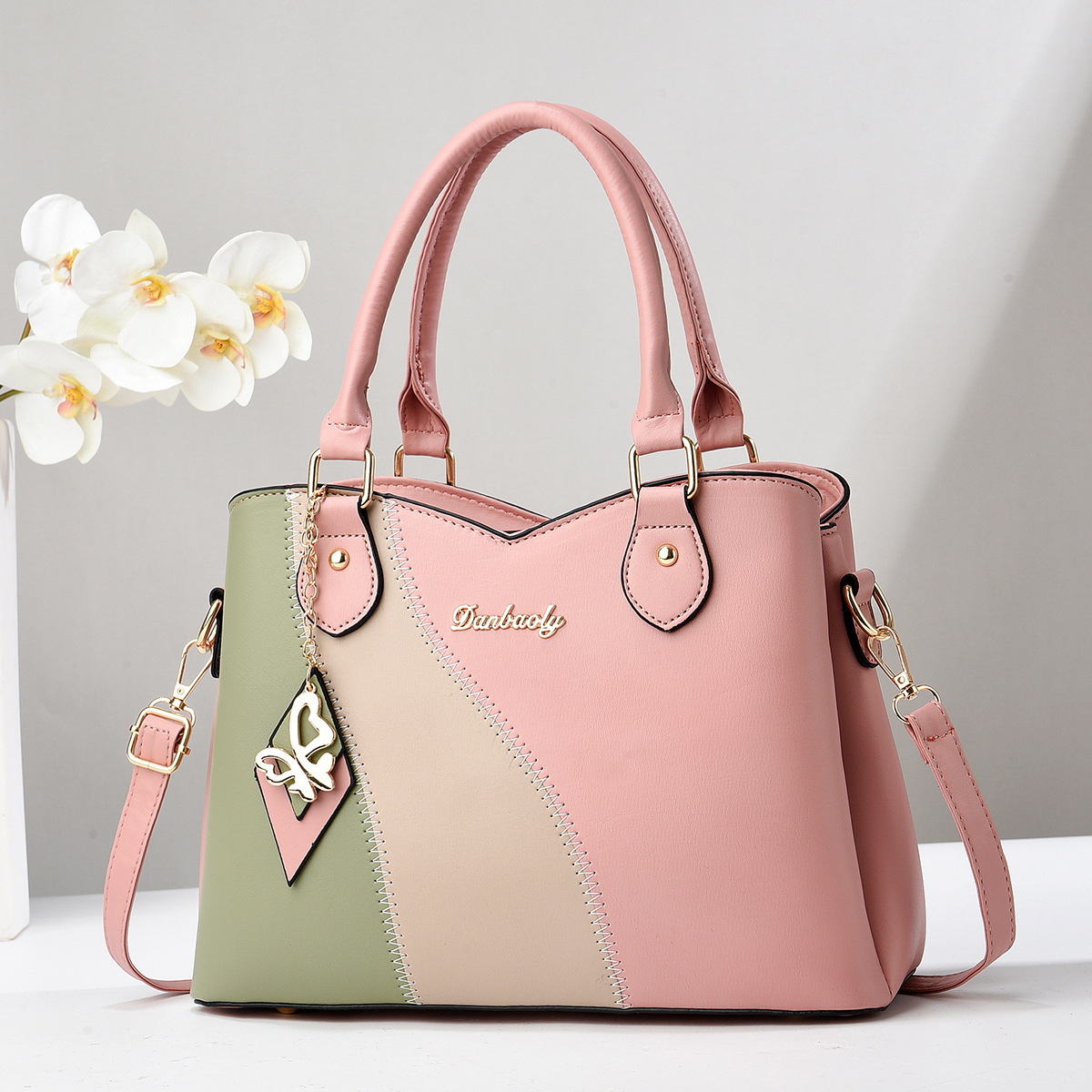 The new 2024 spring collection from the manufacturer is a must-have for foreign trade women, featuring a versatile crossbody bag and a fashionable large handbag for women details Picture
