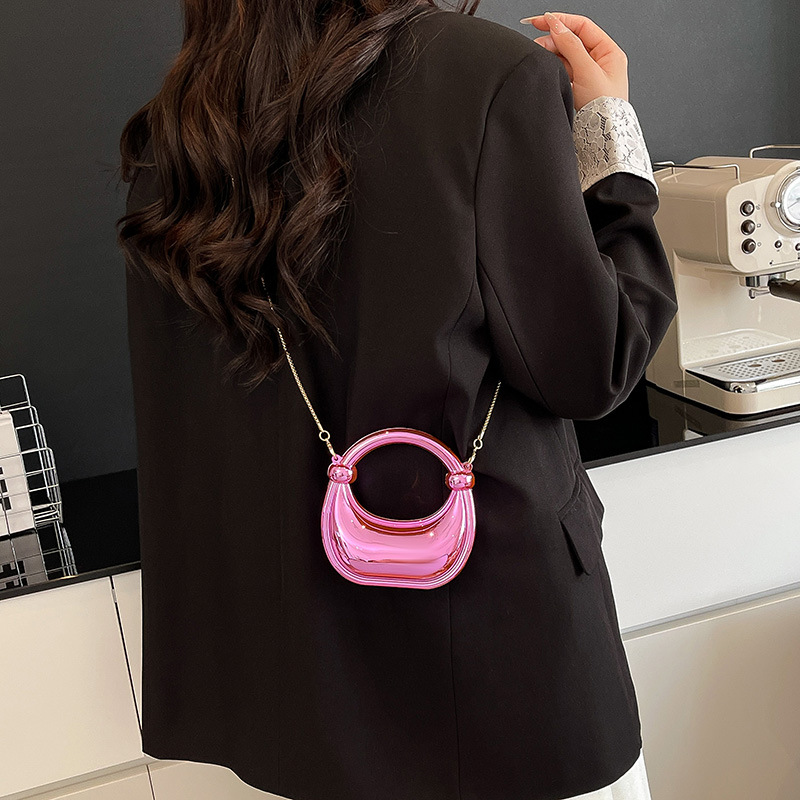 High-end mini box bag for women 2025 new style, small and textured hand-held bag, fashionable and elegant chain crescent bag Application Scenario