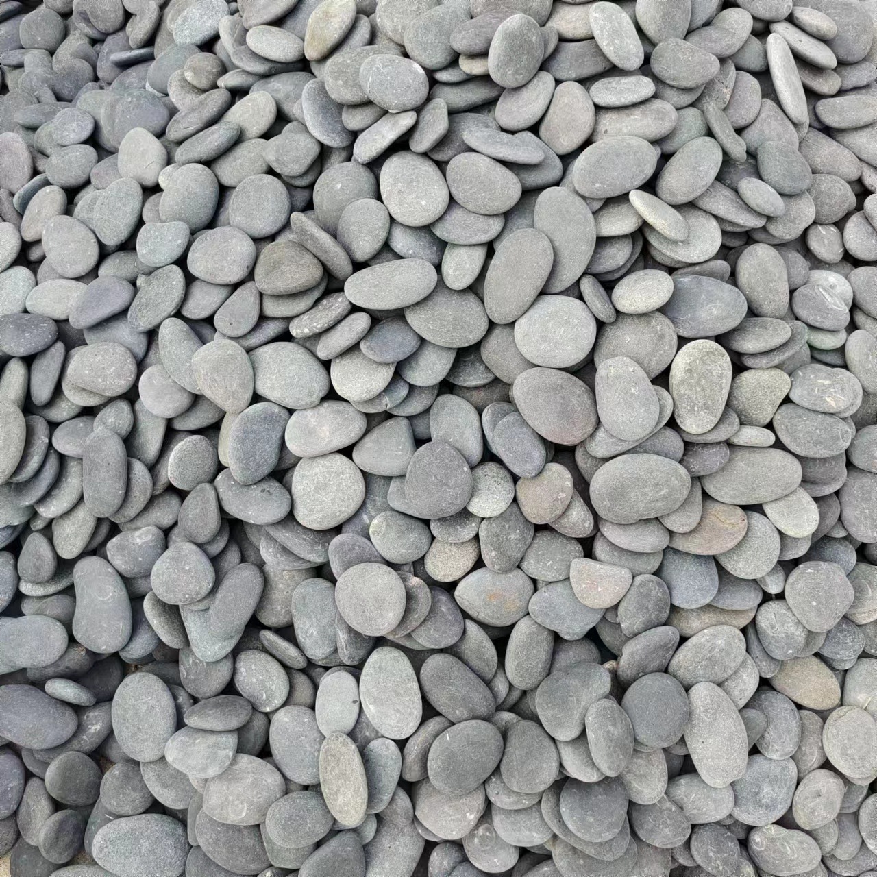 Black painting stones are available in a full range of specifications. Children can DIY hand-painted stones, flake pebbles, and children's hand-painted stones Application Scenario