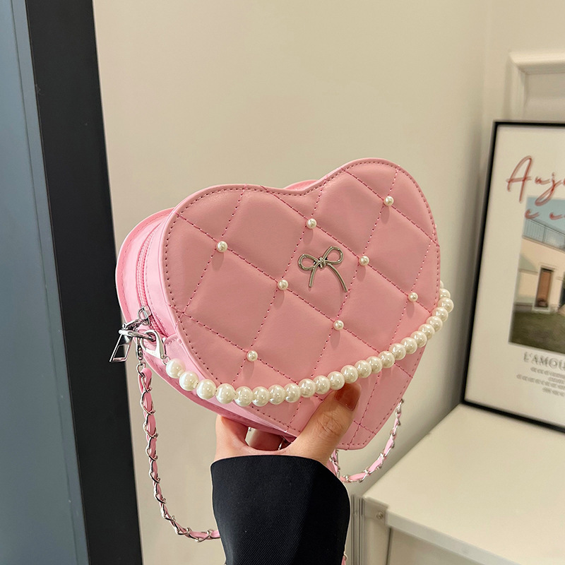 New Spring/Summer 2025 Chanel diamond-shaped chain bag, heart-shaped cute crossbody bag for women and commuter bags full figure