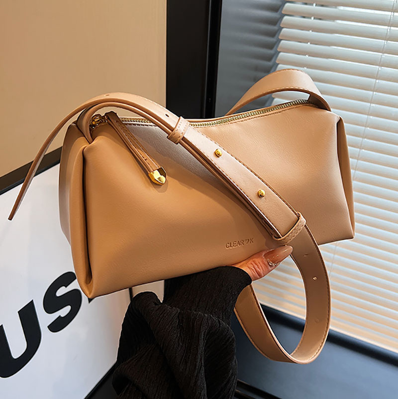 French-style niche design soft pillow bag crossbody bag 2024 new trendy and fashionable single-shoulder bag versatile small bag full figure
