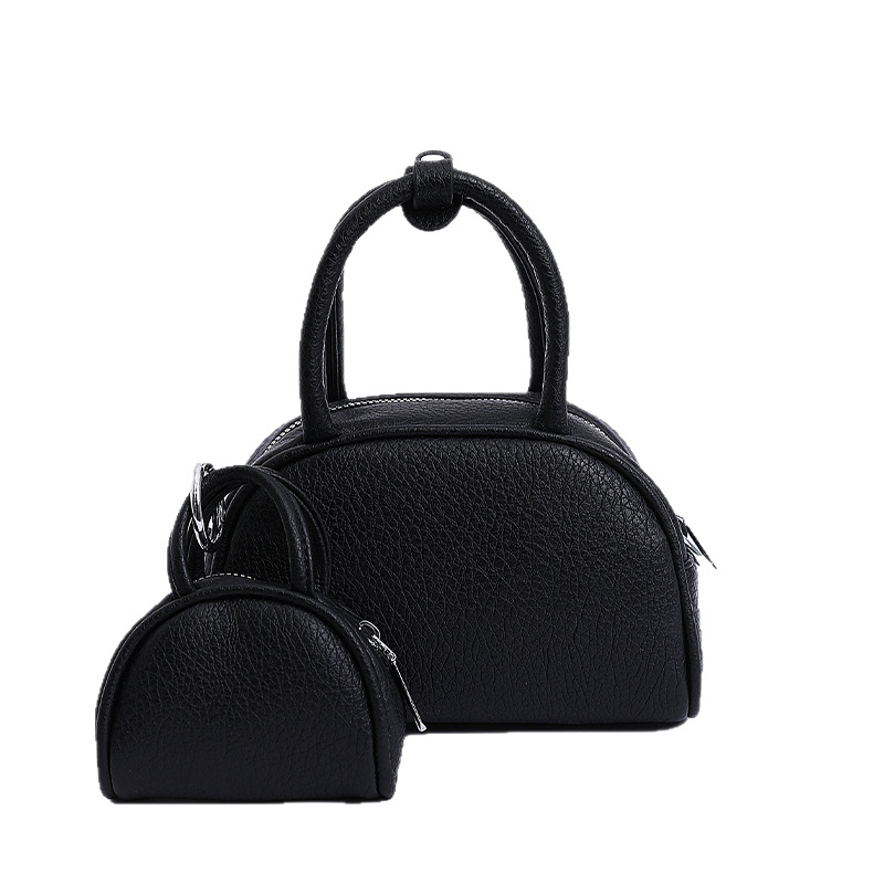 A high-end, niche design crossbody bag for women, a new summer 2025 fashion and versatile handbag, a stylish and simple single-shoulder bag Item Picture