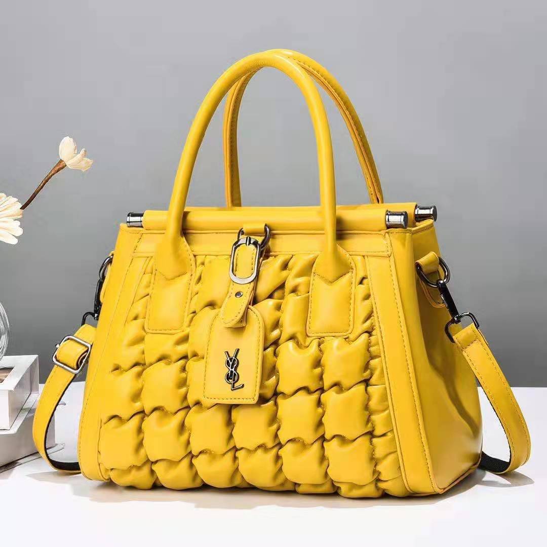 2022 New style of European and American style foreign trade handbag, pleated candy color texture, cross-border single-shoulder hand-carry large capacity women's bag Item Picture
