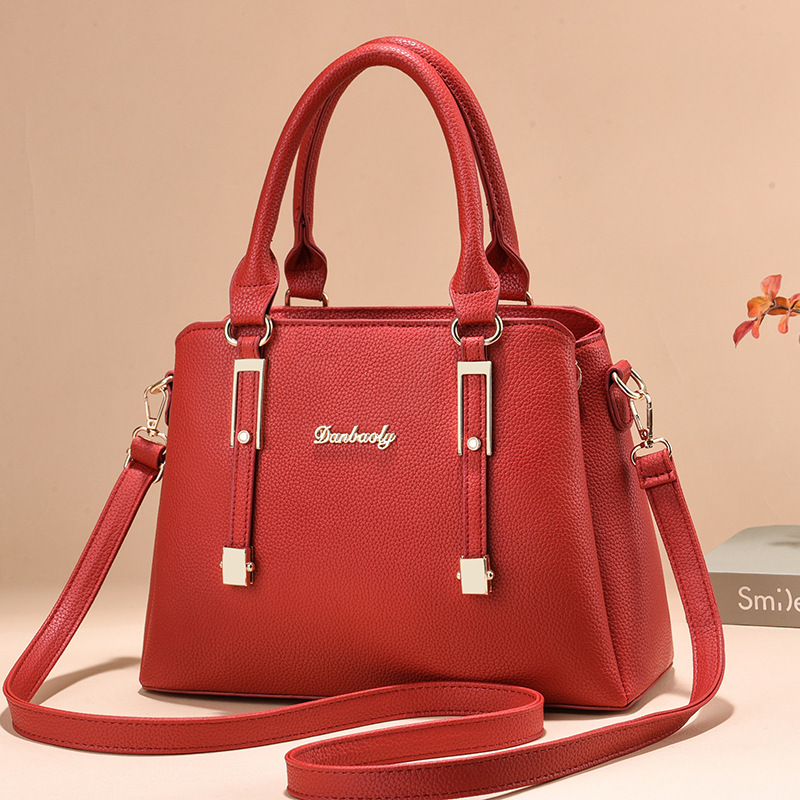 Red and fashionable Korean-style women's versatile single-shoulder crossbody bag, a grand and individual handbag for women, a new 2024 trend full figure