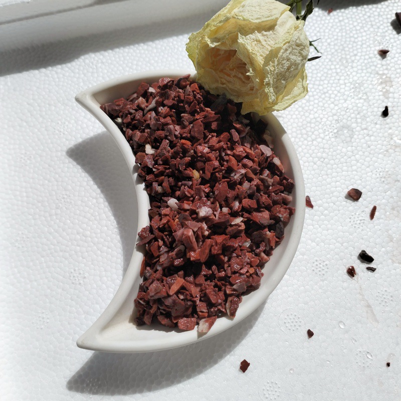 The manufacturer wholesals red crushed stones, colored pebbles, carmine red pebbles, adhesive stones, terrazzo flooring, paving and decoration Application Scenario