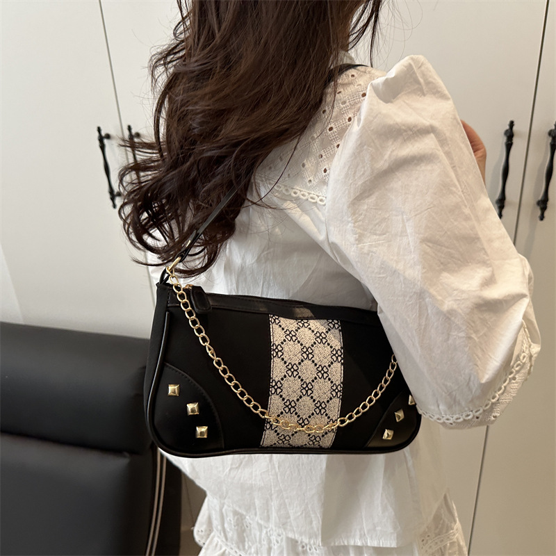 Casual solid color patchwork, gentle and fashionable texture, 2025 summer new chain single-shoulder crossbody hand-carry small square bag details Picture