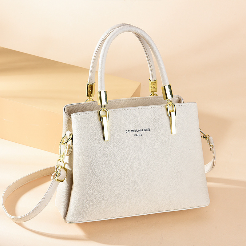 In 2023, fashion brand bags: Grand mom bags, large-capacity simple women's handbags, best-selling single-shoulder crossbody bags, and trendy items Application Scenario