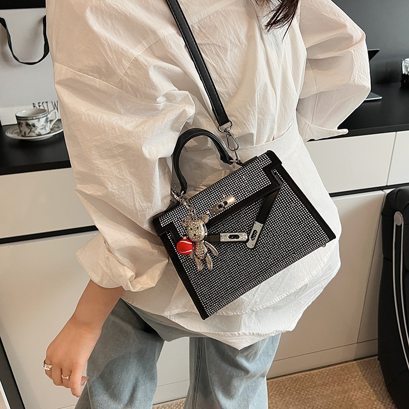 The high-end textured diamond-encrusted Kelly handbag is a new fashion and versatile crossbody bag for women in 2025. It is a trendy and niche single-shoulder bag Specification drawing