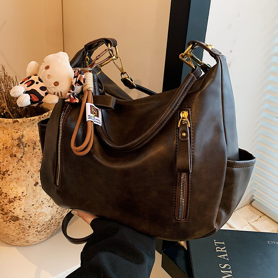 A high-end Korean-style large-capacity single-shoulder bag for women, a retro bag, a new 2024 trendy and fashionable single-shoulder crossbody bag for women full figure