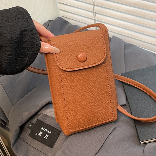 The 2025 new high-end and versatile mini mobile phone bag is a trendy and fashionable solid-color simple and casual single-shoulder crossbody bag for women full figure