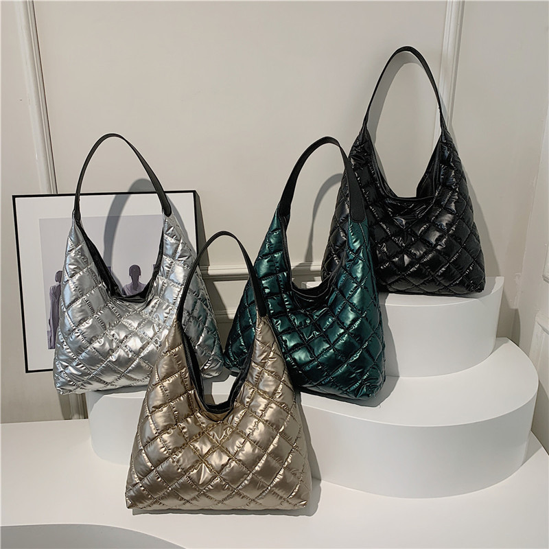 Cross-border diamond-shaped embroidery thread large-capacity women's bag for Spring 24, new style, stylish and casual single-shoulder armpit hand-held tote bag Application Scenario