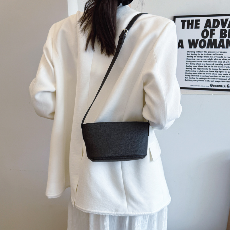 Cross-border niche design lychee pattern bucket bag for women 2025 new fashion trend solid color single-shoulder crossbody bag details Picture