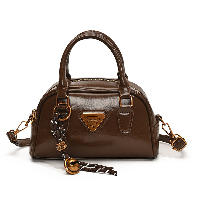 A retro and high-end bowling bag for women, a new fashionable and casual single-shoulder bag for 2024, a trendy and versatile crossbody bag Item Picture