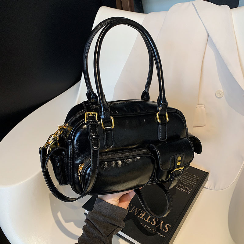 Bowling bag for women 2025 New niche design retro handbag, high-end Boston single-shoulder crossbody bag Application Scenario