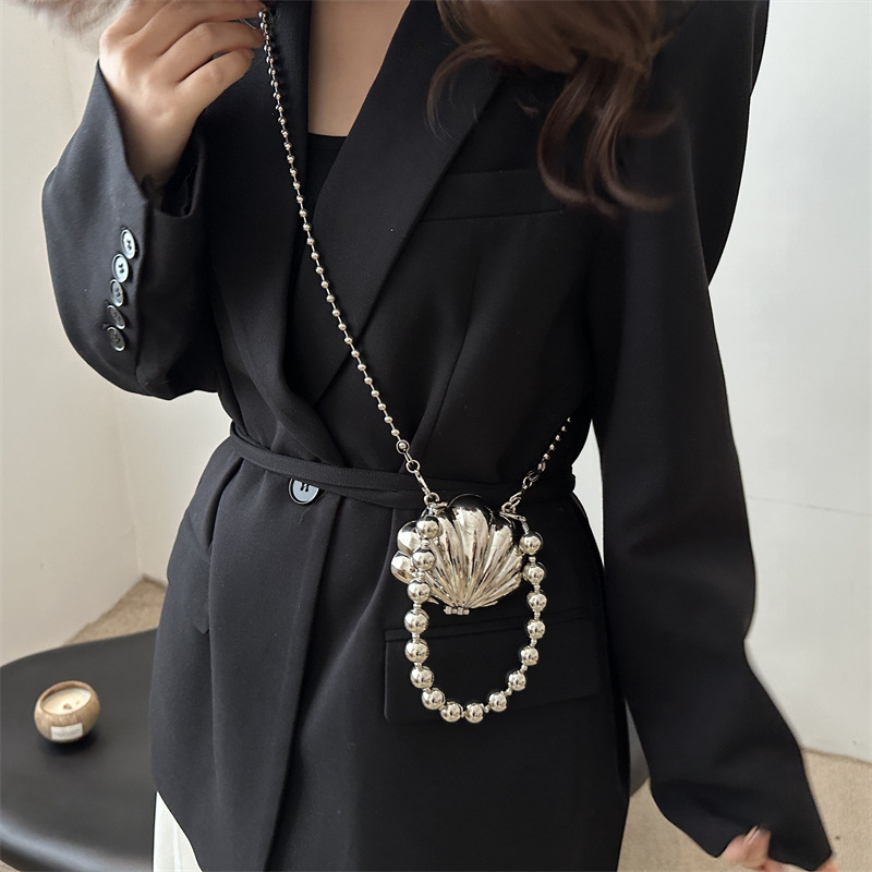 2025 New style metal mini lip bag, single-shoulder crossbody fashionable flower lipstick makeup small bag, trendy girls' bag details Picture