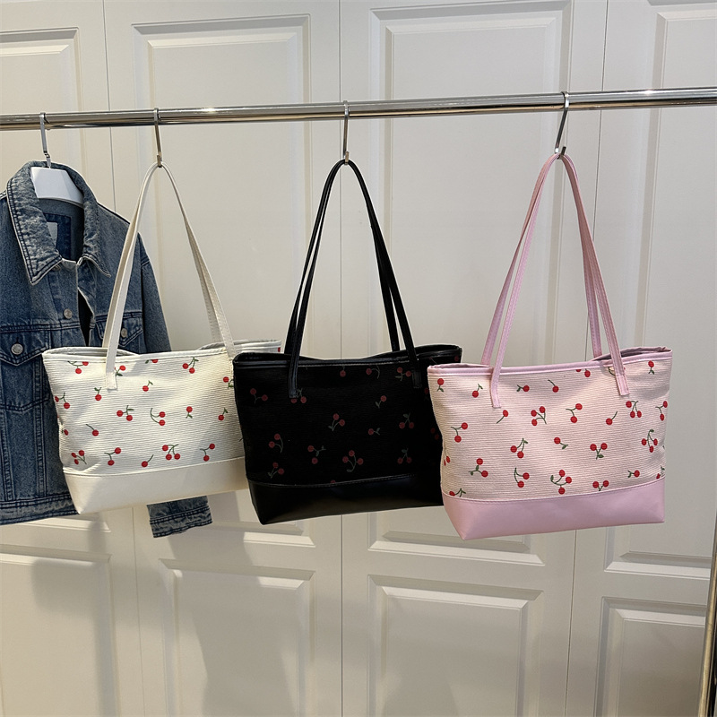 New college student tote bag for women with large capacity 2025 dopamine, a single-shoulder bag for commuting and school Application Scenario
