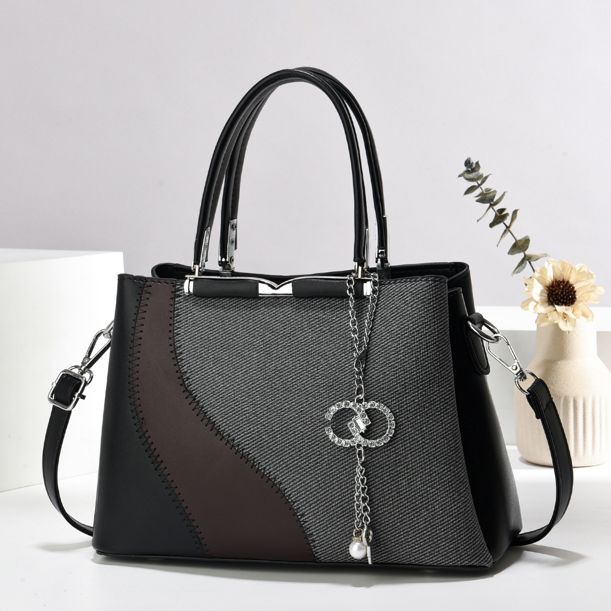 Cross-border versatile single-shoulder bag, high appearance level crossbody bag, trendy new style patchwork color-blocking handbag, large capacity multi-layer fashion full figure