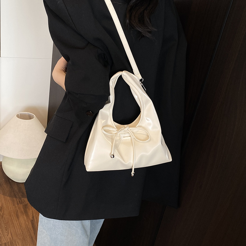 Korean version bow handbag for women 2025 New style, fashionable and versatile, casual single-shoulder bag, stylish and light luxury crossbody bag Application Scenario