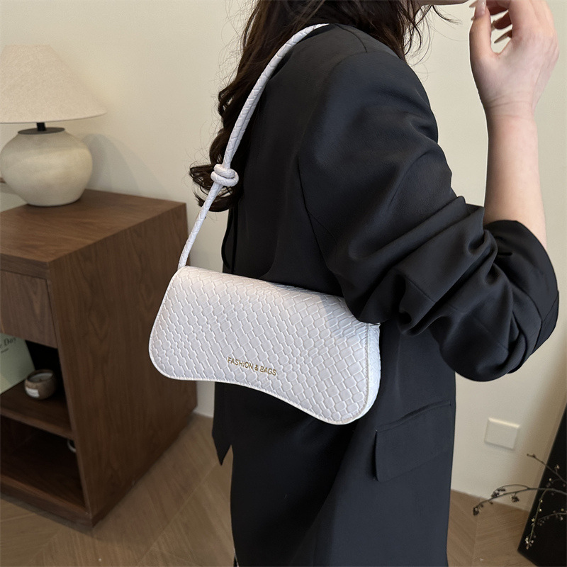 Retro trend small square bag 2025 Summer new style bag, women's fashionable and simple single-shoulder bag, casual commuting crossbody bag details Picture