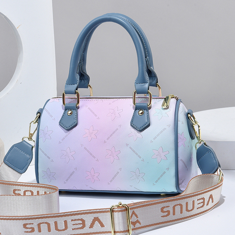 Gradient color women's bag factory, fashionable and trendy women's bags, high-end sense, large-capacity single-shoulder bags, crossbody bags, handbag women's bags Application Scenario