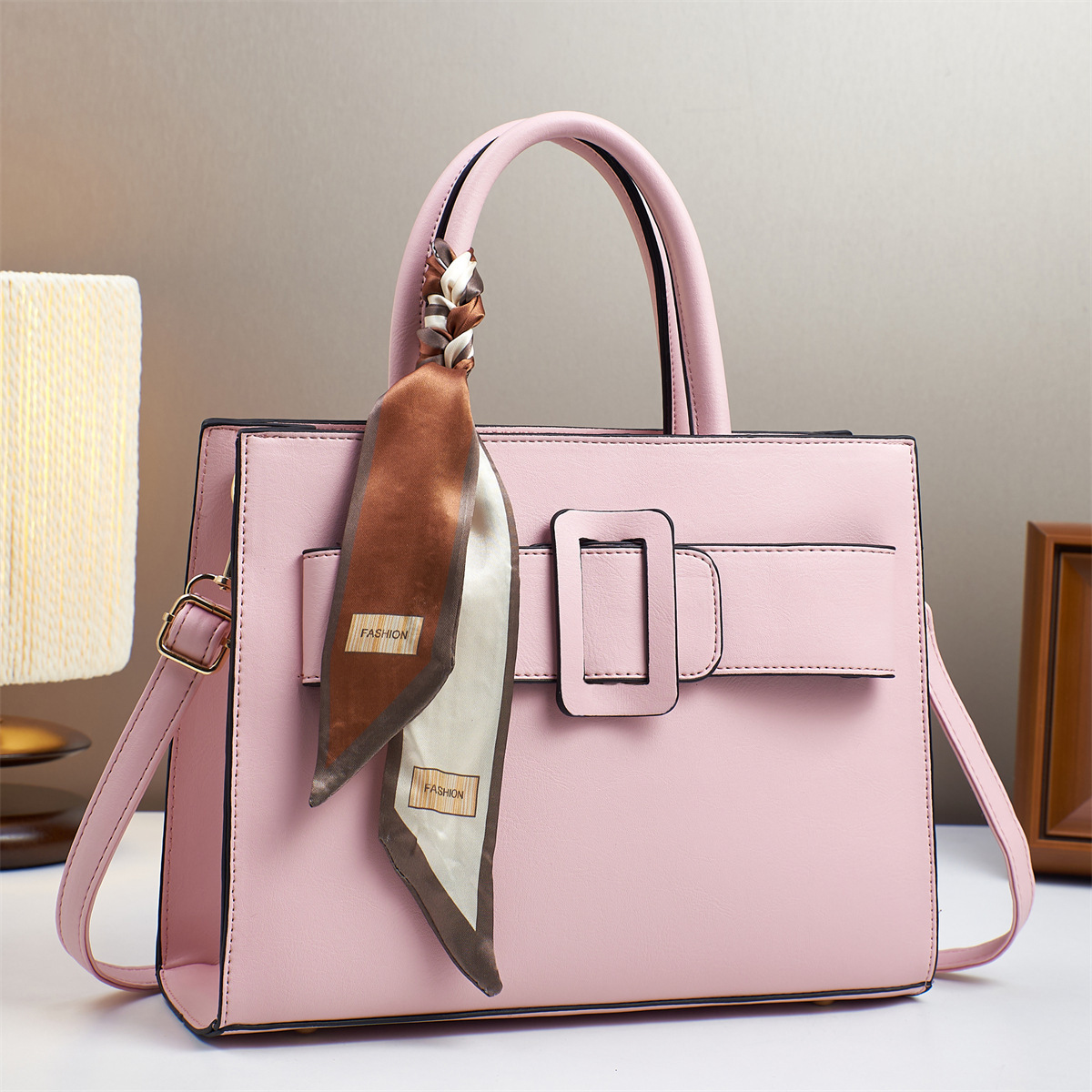 New macaron fashion handbag, large-capacity commuting versatile shoulder bag, simple cross-border crossbody bag for mom details Picture