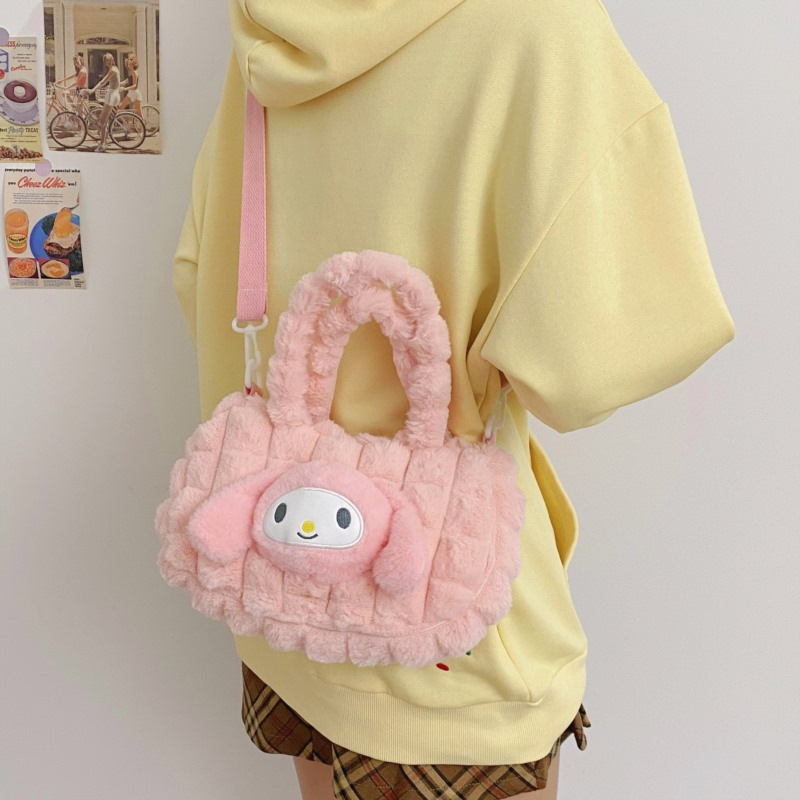 New plush toy cartoon doll bag, single-shoulder crossbody handbag, claw machine doll gift bag manufacturer wholesale Application Scenario