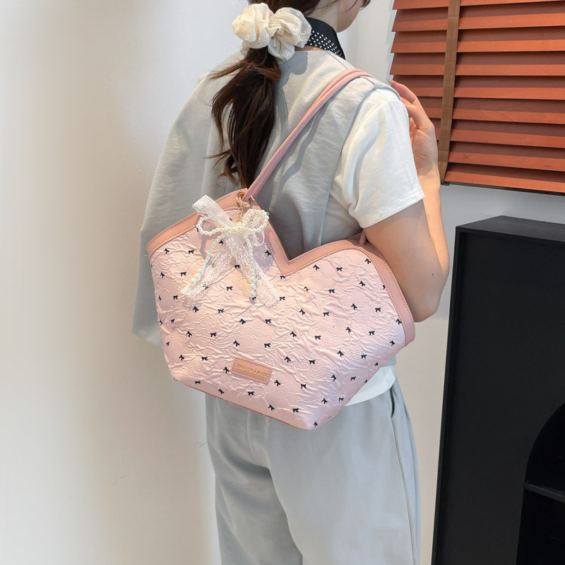 Large-capacity women's 2025 new retro embossed single-shoulder hand-carry underarm bag, high-end quality commuter tote bag details Picture
