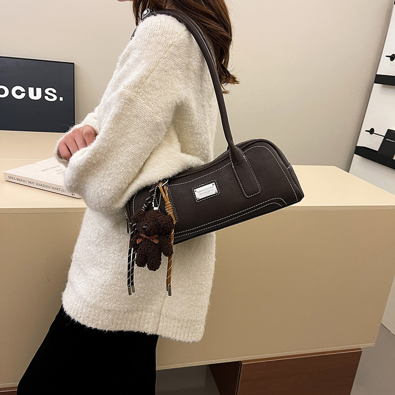 Fashionable underarm bag for women, Korean style Instagram trendy and versatile single-shoulder bag, 2025 new niche design, high-end women's bag Application Scenario