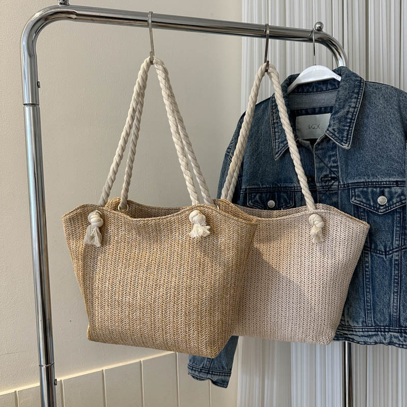 2024 New trendy and fashionable straw woven bag, large-capacity single-shoulder tote bag, fresh and cute underarm woven handbag for women full figure