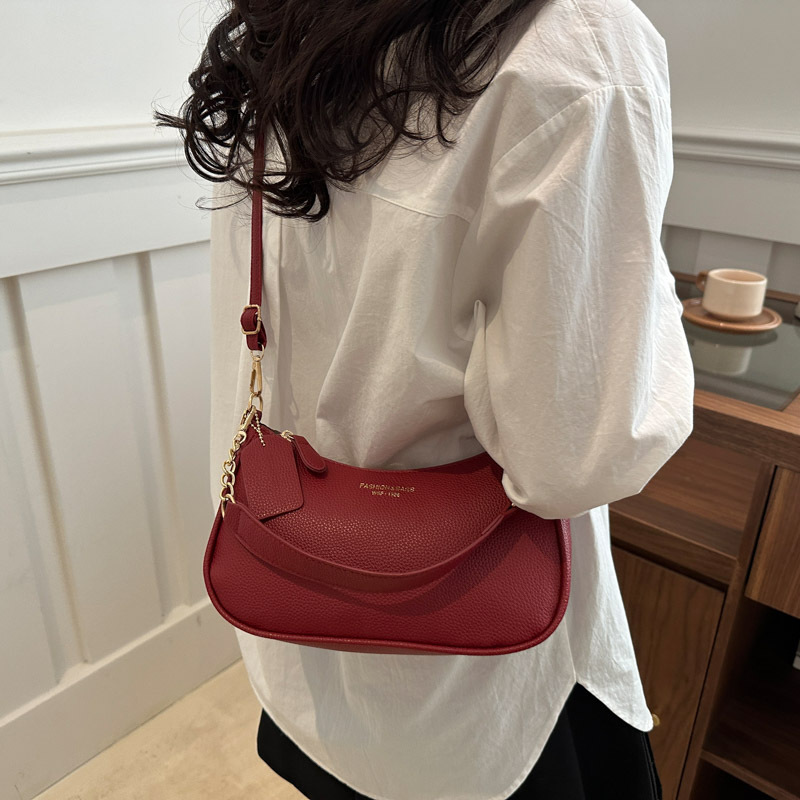 Underarm bag for women 2025 New trendy and fashionable single-shoulder handbag, a high-quality summer color-blocking work small handbag for ladies details Picture