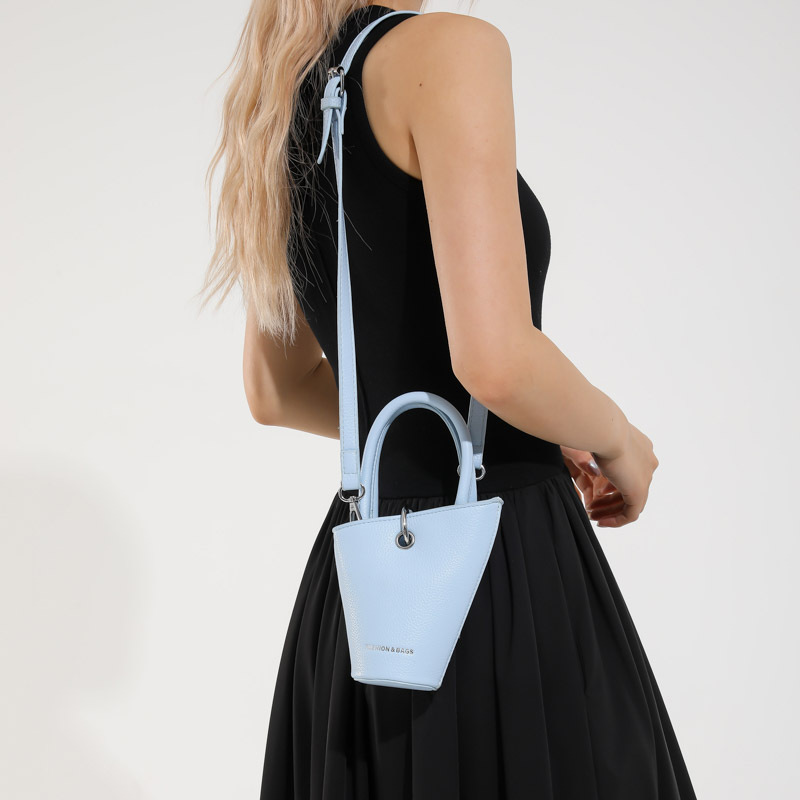 New fashion handbags for summer 2025: simple bucket bag, trendy and versatile single-shoulder bag, stylish women's bag, solid color crossbody bag details Picture