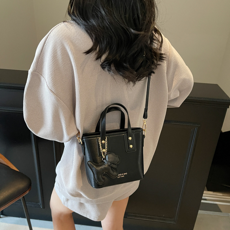 Stylish soft leather handbag for women, 2025 new style, high-end work and commuting bucket bag, casual single-shoulder crossbody bag Specification drawing