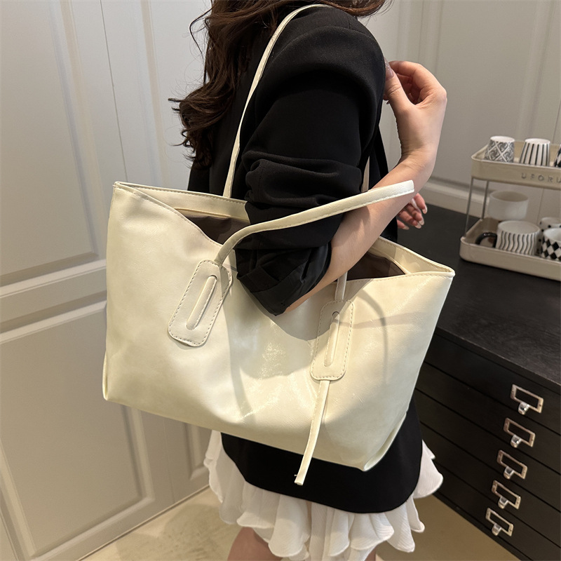 Retro large-capacity bag for women, Spring 2025 college students, single-shoulder bag for class, casual commuting bag, versatile tote bag details Picture
