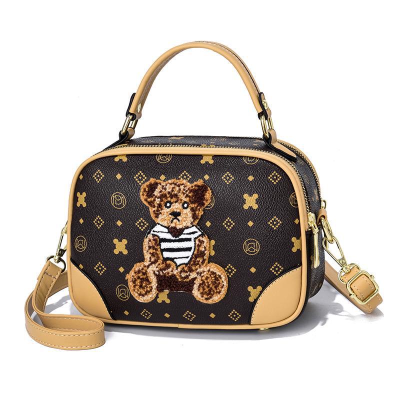 Cute little bear small square bag for girls, fashionable and trendy, single-shoulder crossbody bag for young girls, small bag one-piece consignment Item Picture