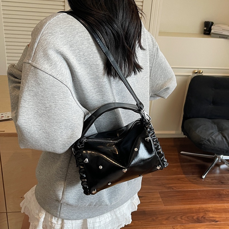 Casual pillow bag, large capacity handbag for commuting, 2025 summer new style, fashionable single-shoulder bag, trendy crossbody bag for women Specification drawing